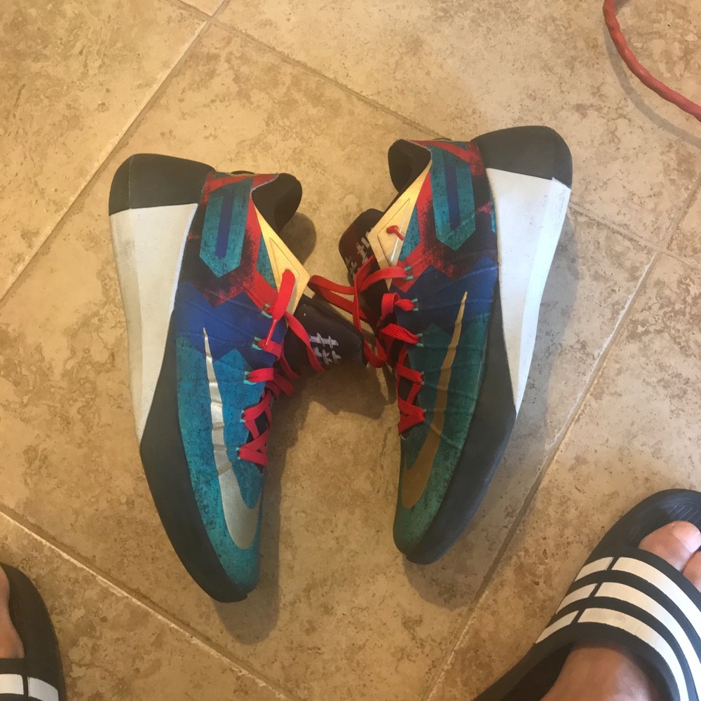 2016 hyper dunk